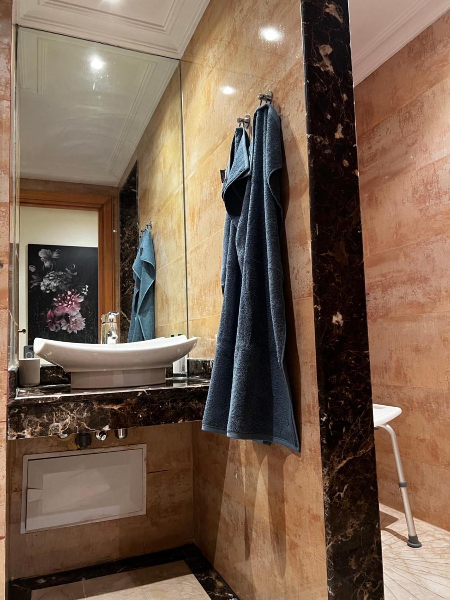 Beautiful, Great Equipped 122 M Holiday Apartment Near Majorelle Garden And Gueliz With Pool Views And A Large Balcony And Terrace Marrakesh Exterior foto